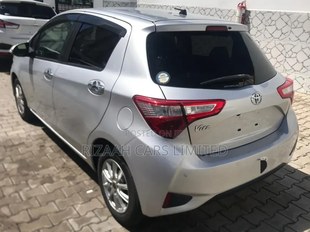 Toyota Vitz 2019 Silver