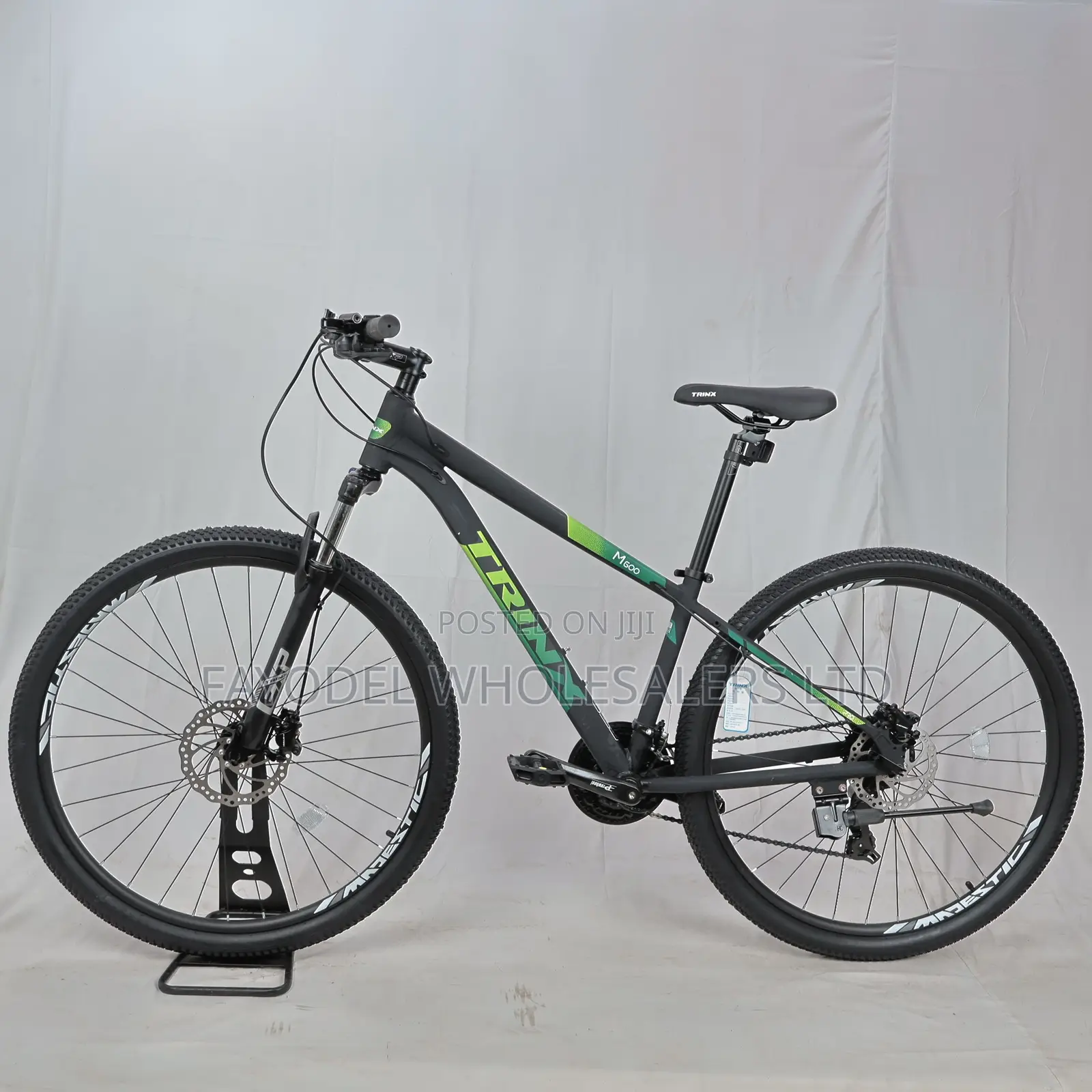 Clean Trinx M600 Mountain Bike – Ready to Ride