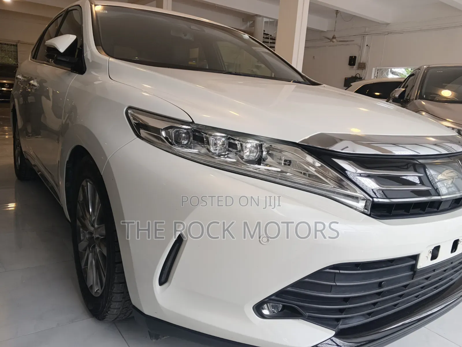 Toyota Harrier 2.0 Turbo 4WD 2019 White