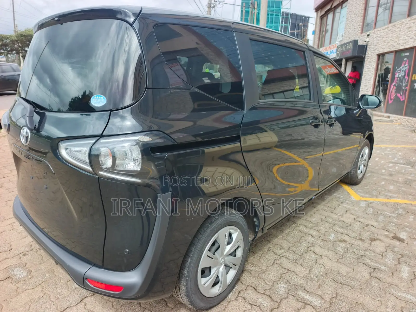 Toyota Sienta 1.5 AWD (6-seater) 2019 Black