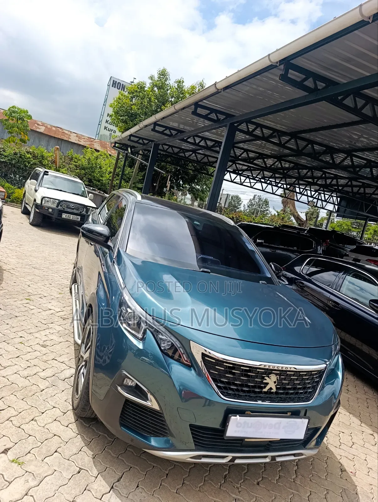 Peugeot 5008 2018 Green