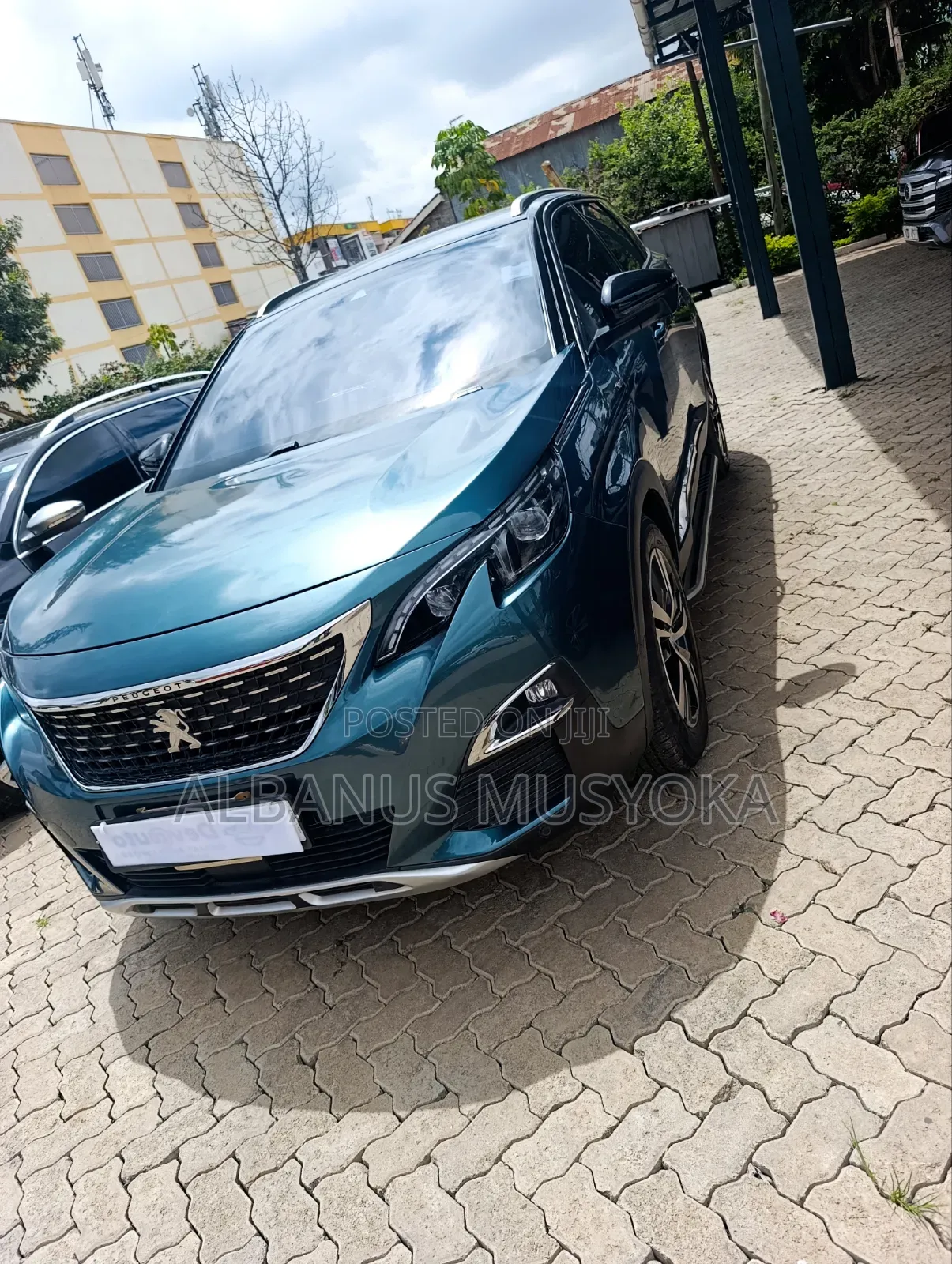 Peugeot 5008 2018 Green