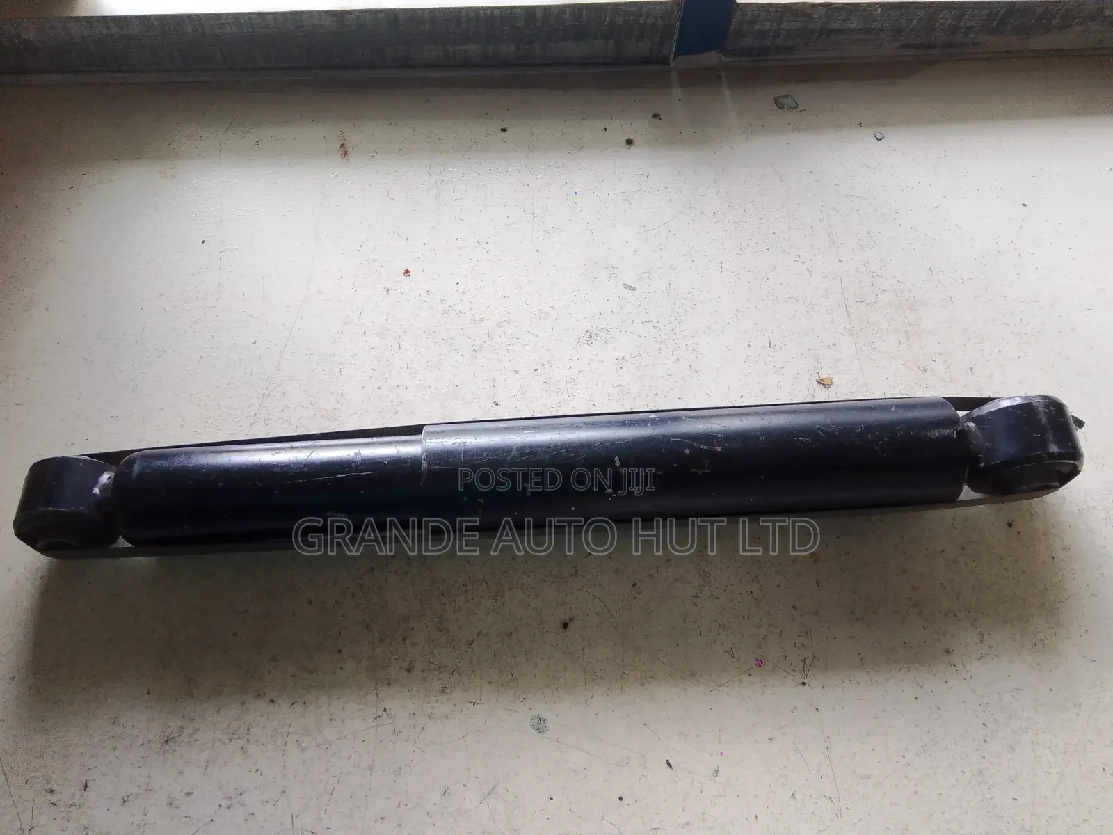 Rear Shock Absorbers Mitsubishi Pajero