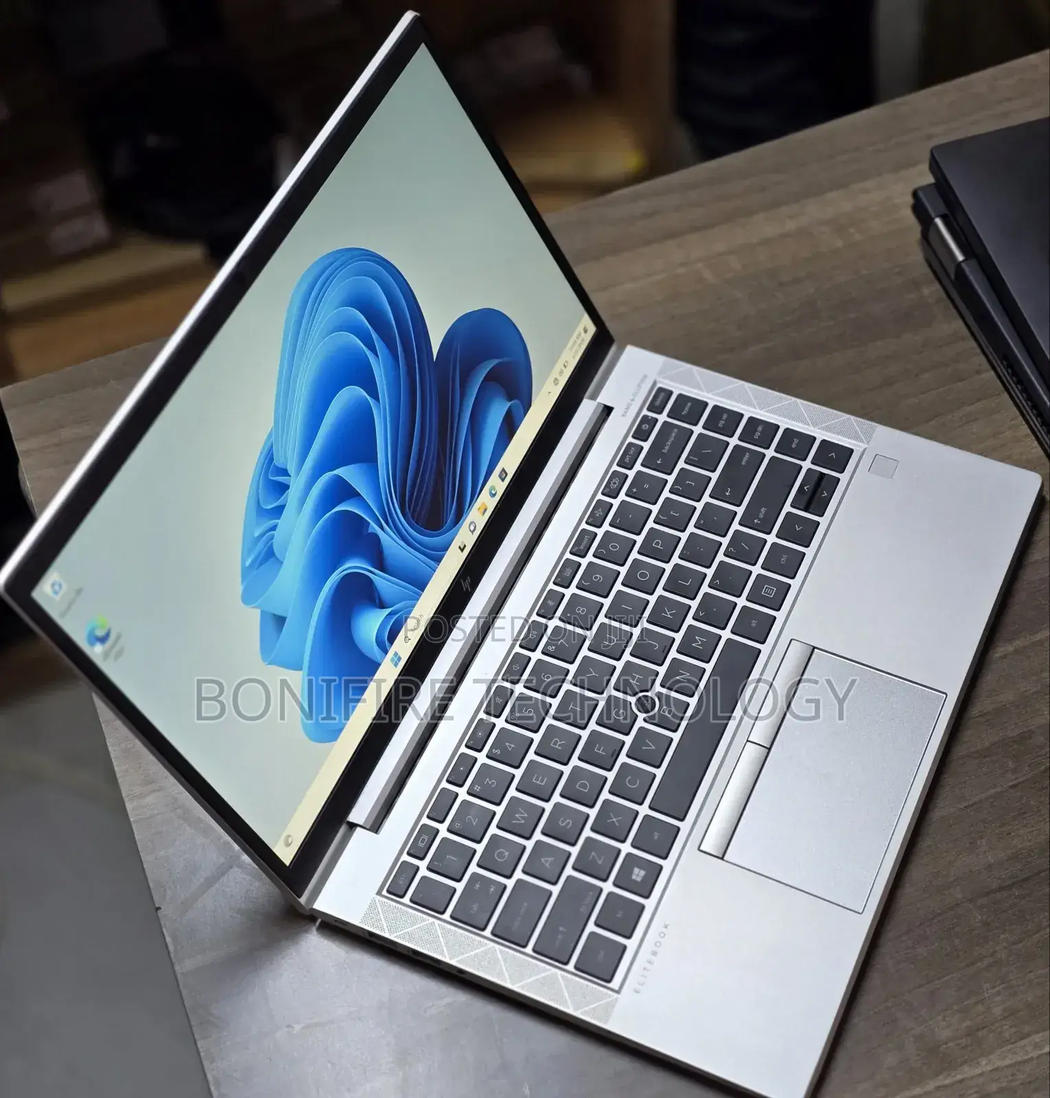 Laptop HP EliteBook 845 G8 16GB AMD Ryzen 5 SSD 256GB