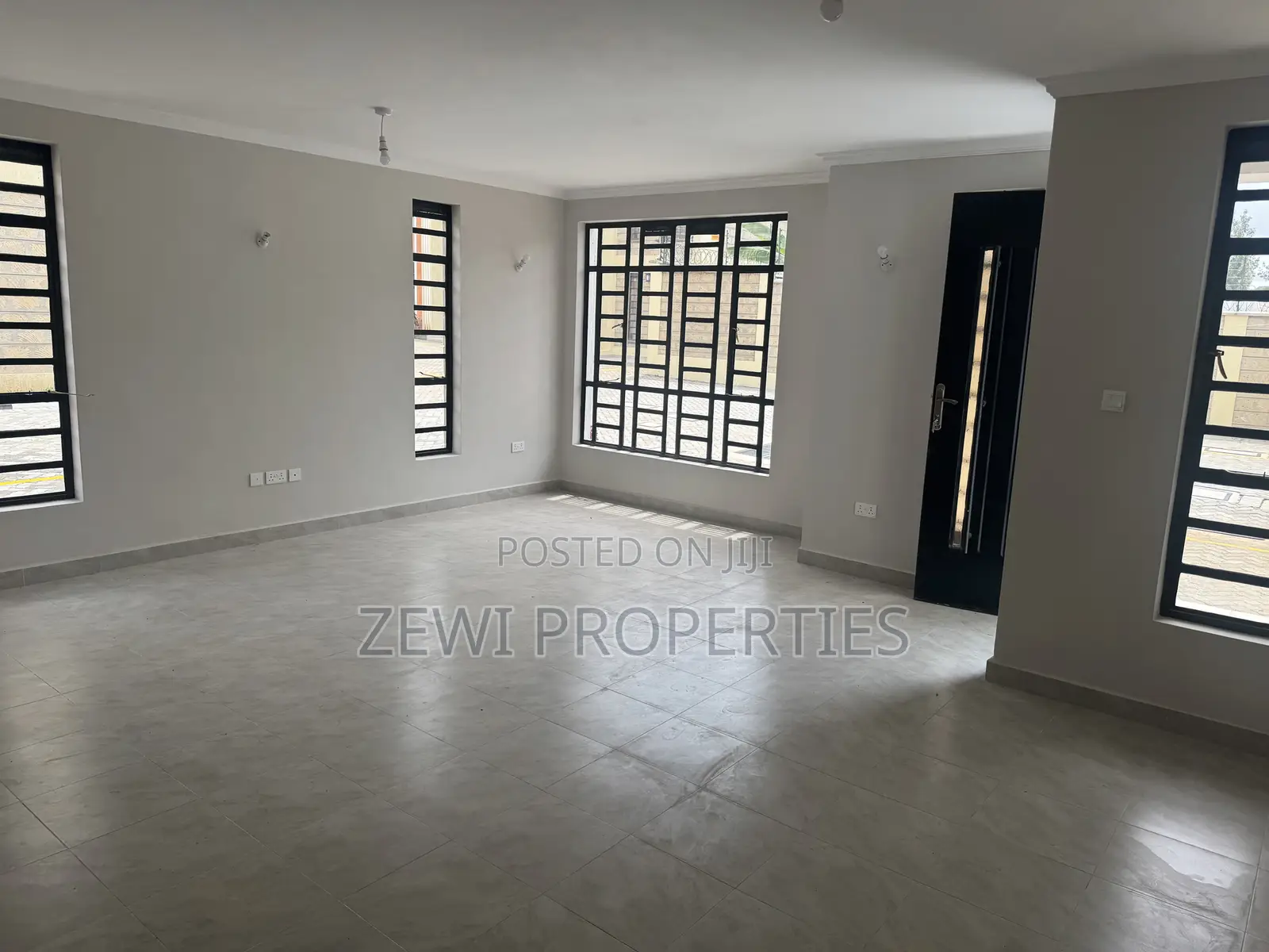 3bdrm Mansion in Matasia for sale