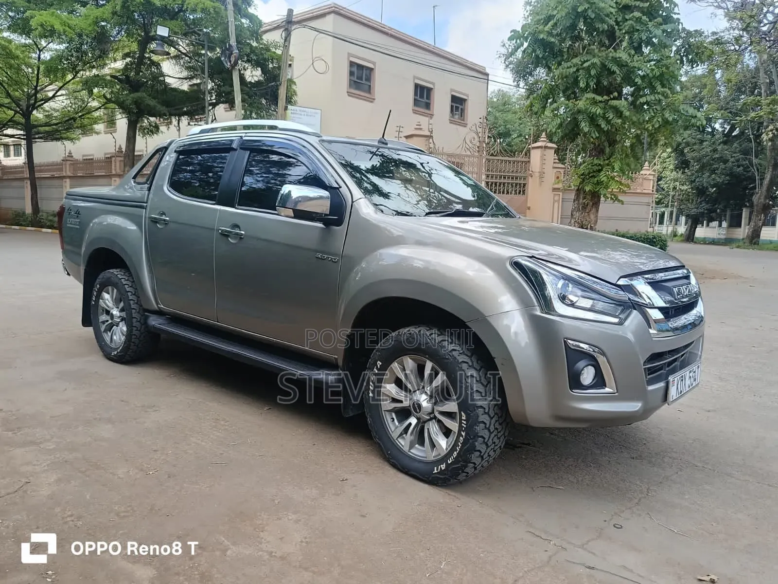 Isuzu D-MAX 2021 Gray