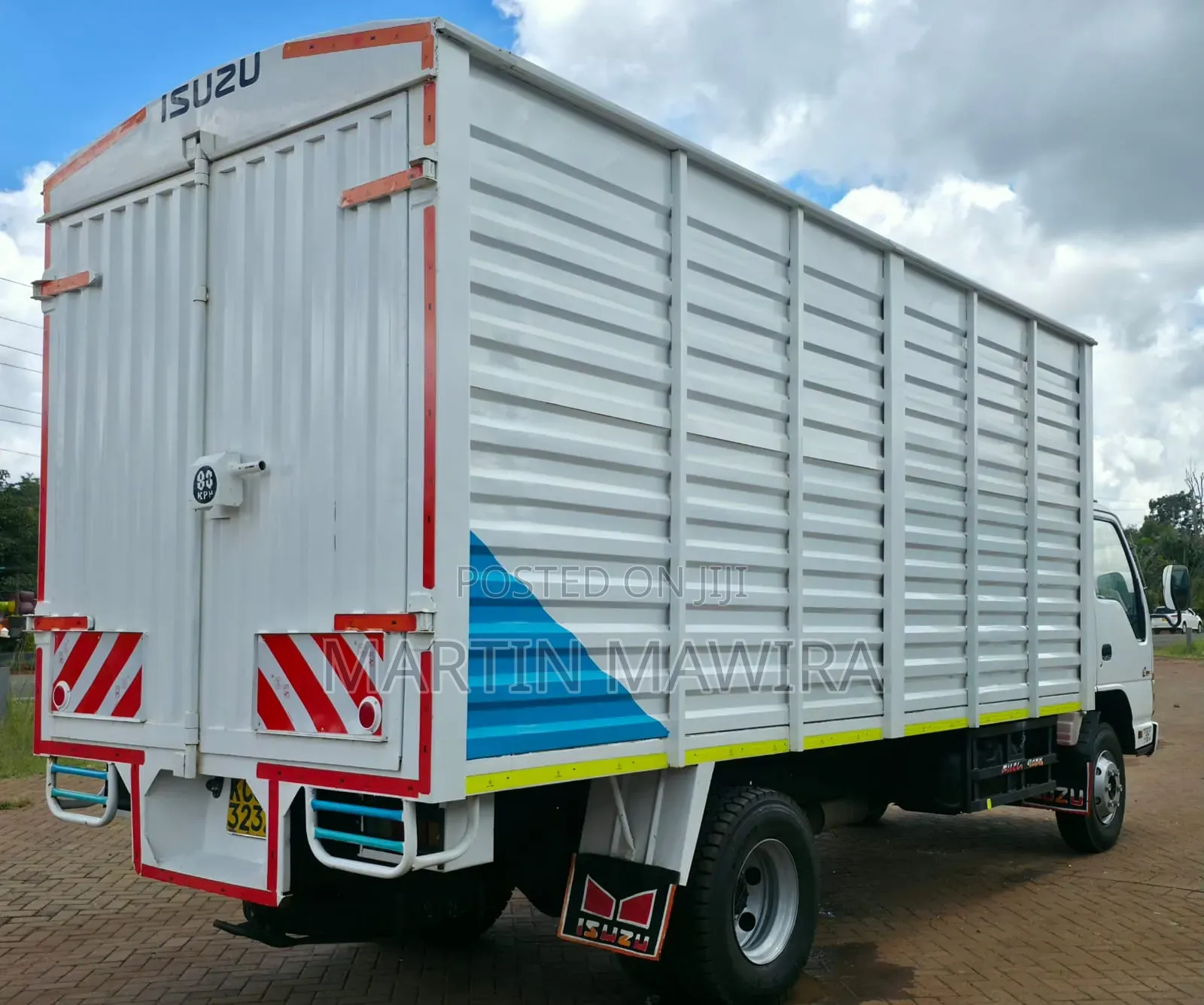 Isuzu NPR 2019