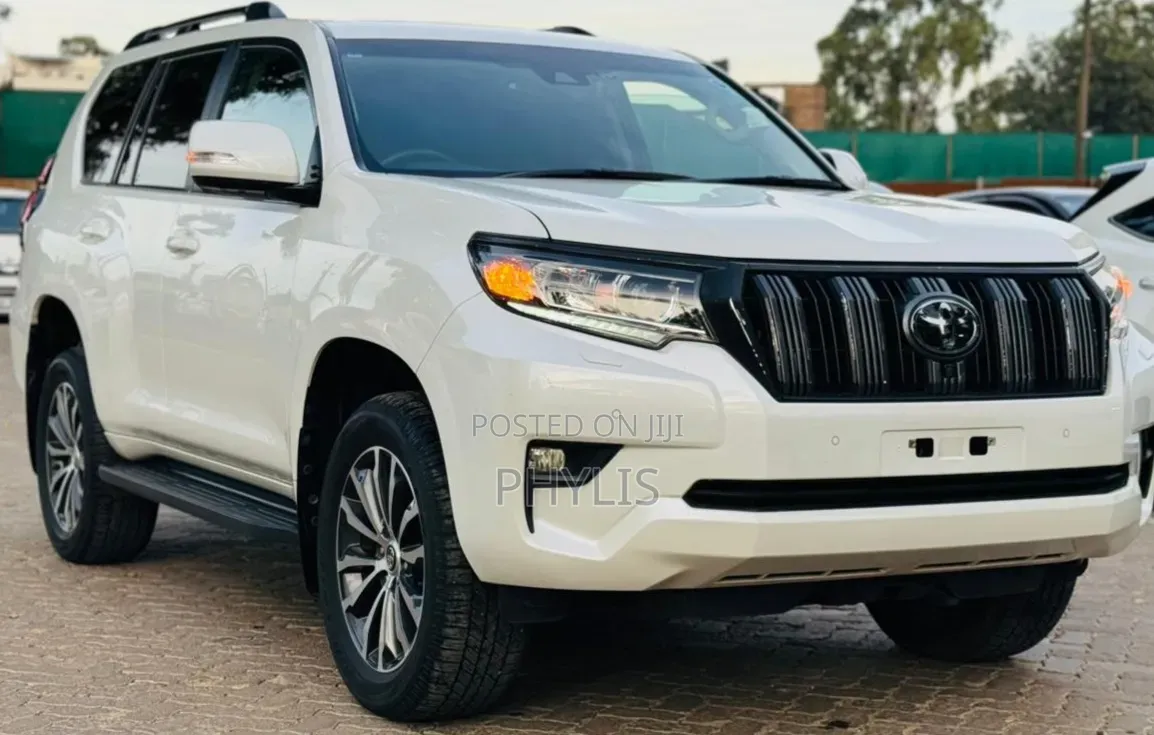 Toyota Land Cruiser Prado 2.8 2019 White