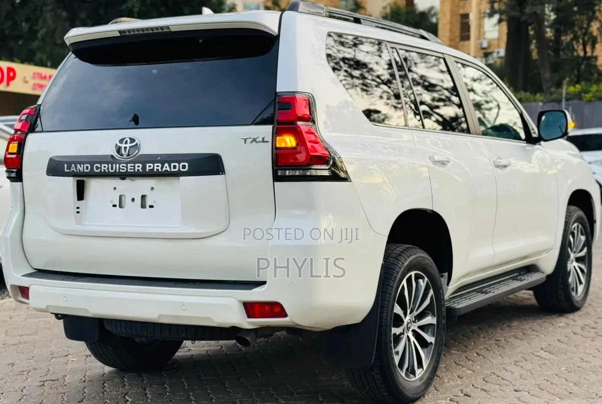 Toyota Land Cruiser Prado 2.8 2019 White