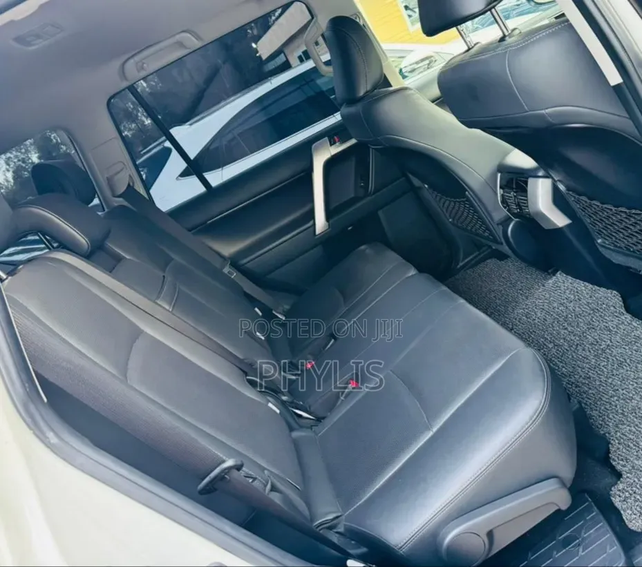 Toyota Land Cruiser Prado 2.8 2019 White