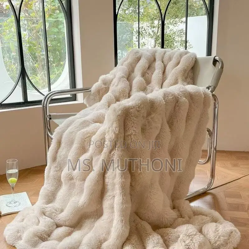 Luxury Plush Comfort / Home Decor Faux Throw Blanket