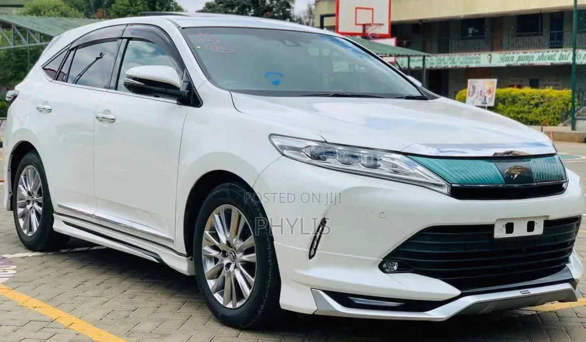 Toyota Harrier 2.0 2019 White