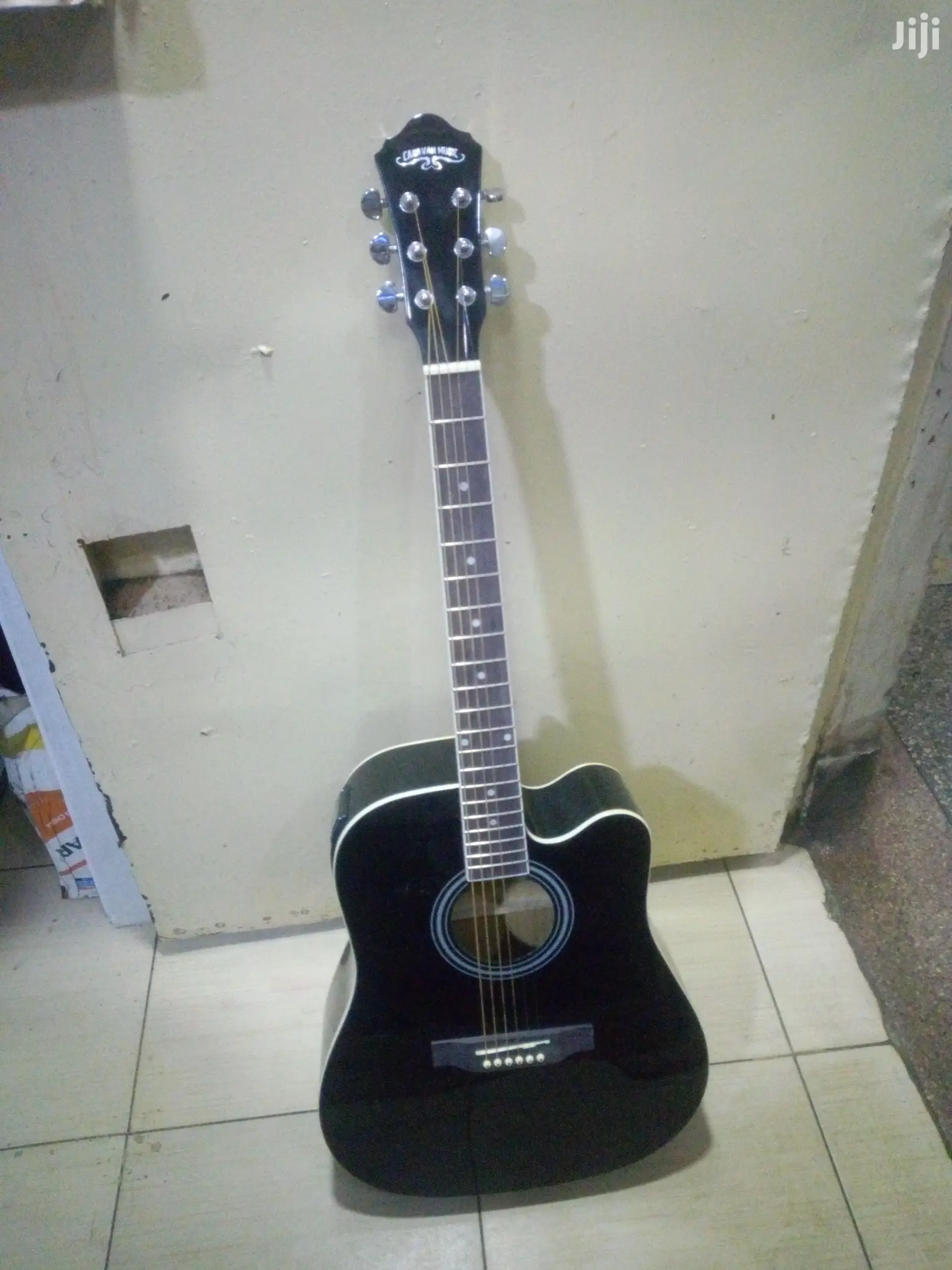 Acoustic Guitar Semi Caravan Music