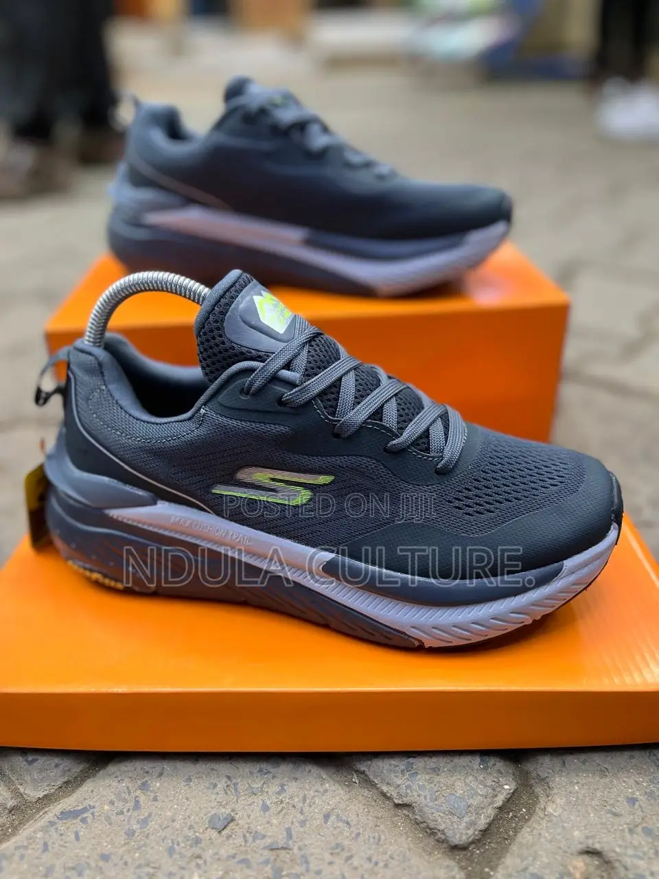 Skechers Max Cushioning Premier Trail 2.0