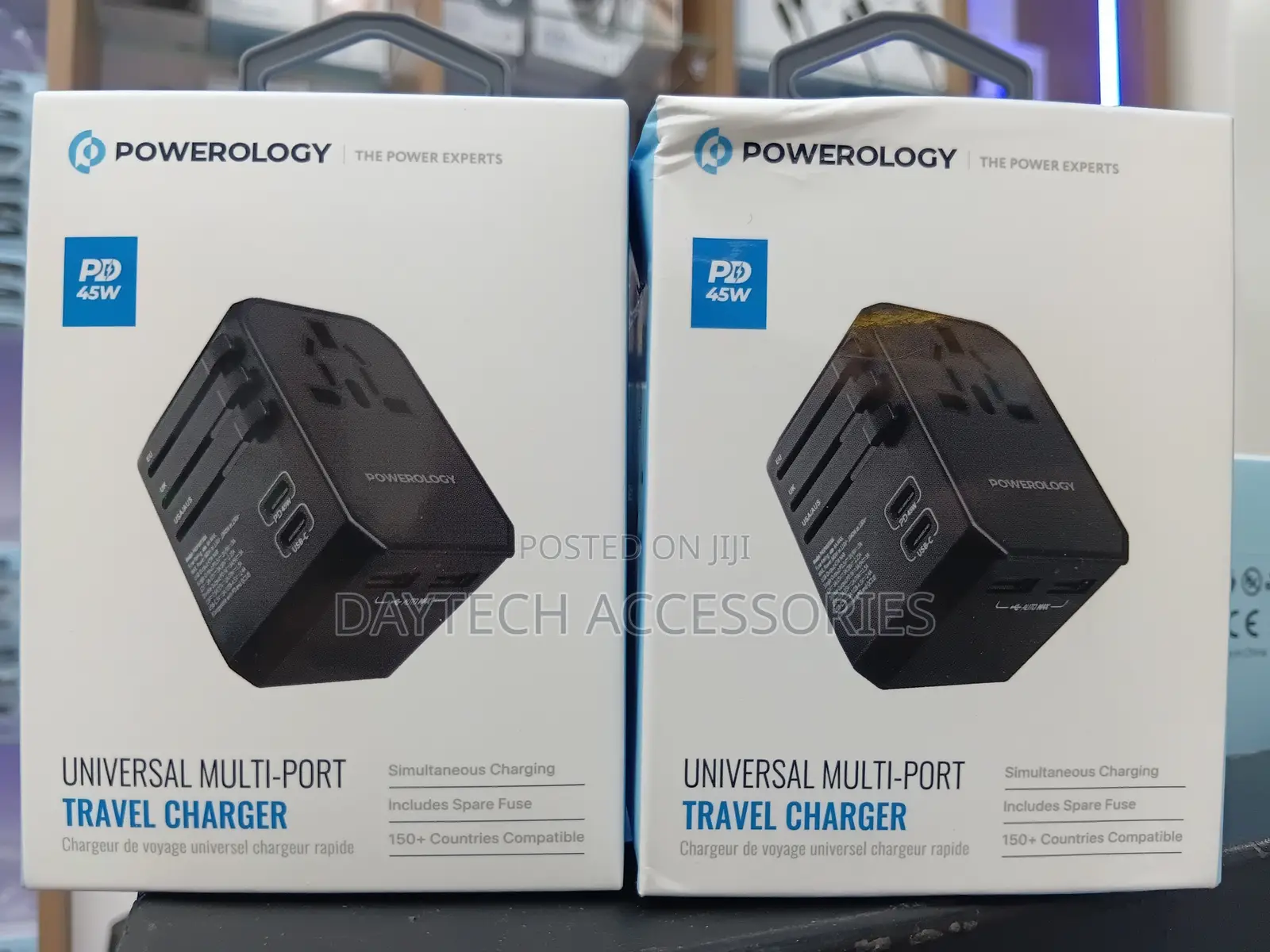 This Is a Powerology 45w Universal Multi-Port Travel Charger.