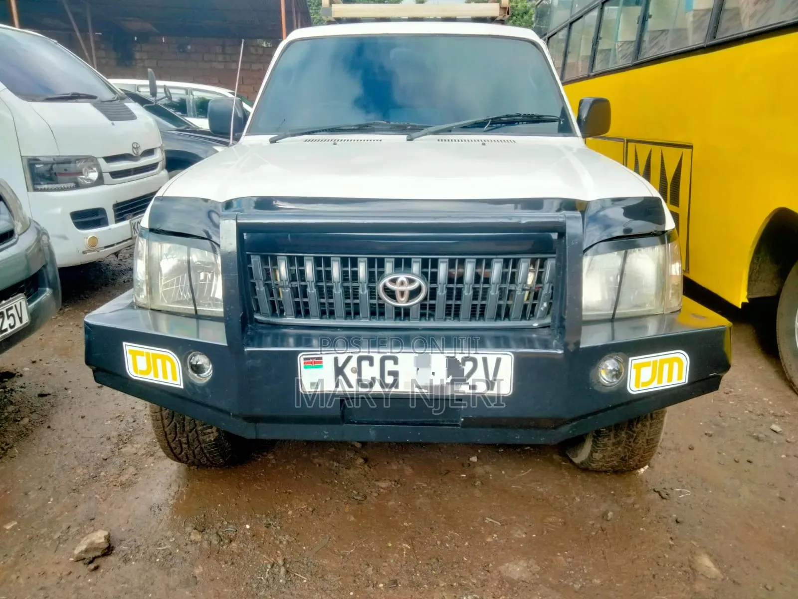 Toyota Land Cruiser 90 2002 White