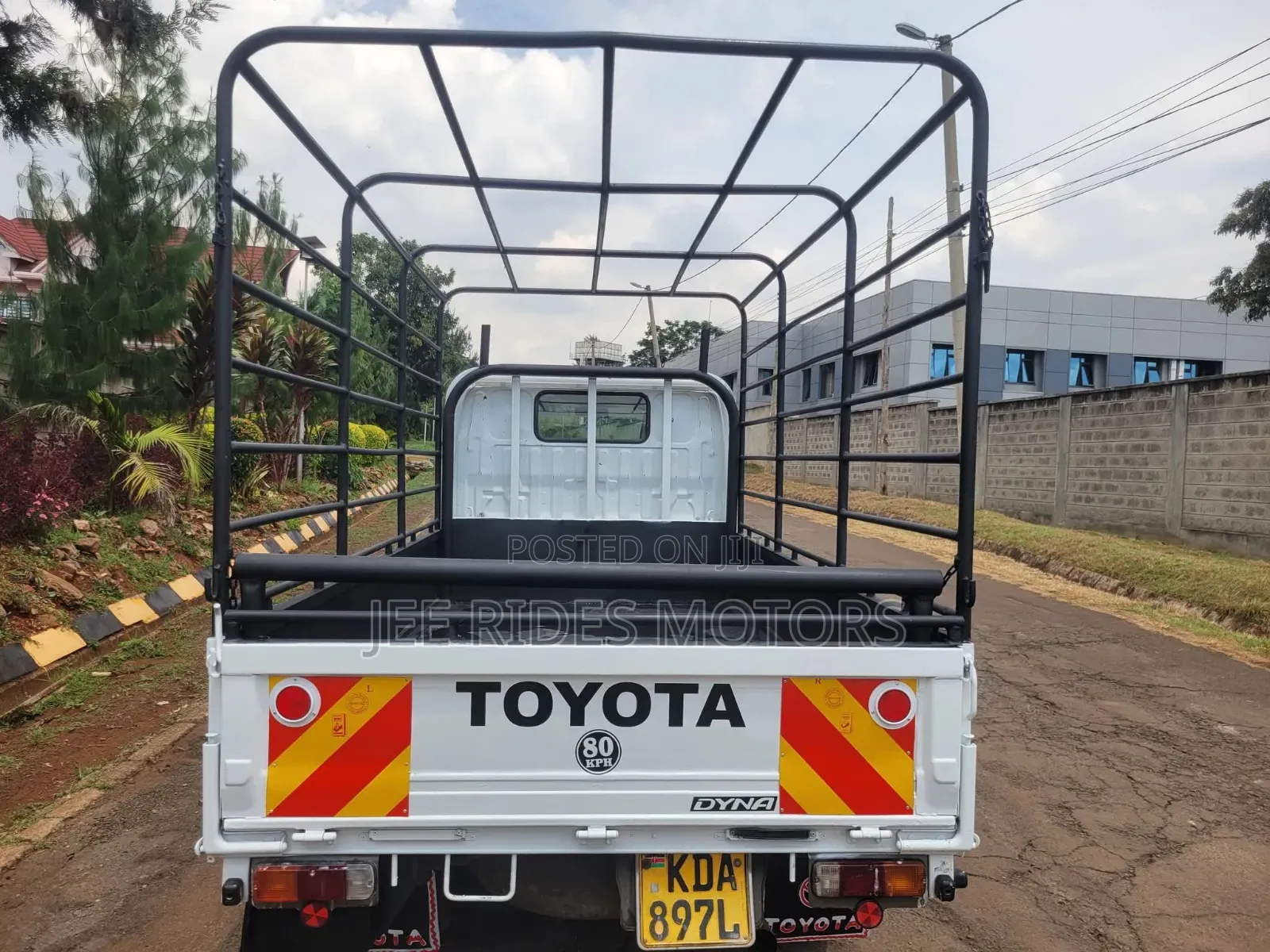 Toyota Dyna 2014 White