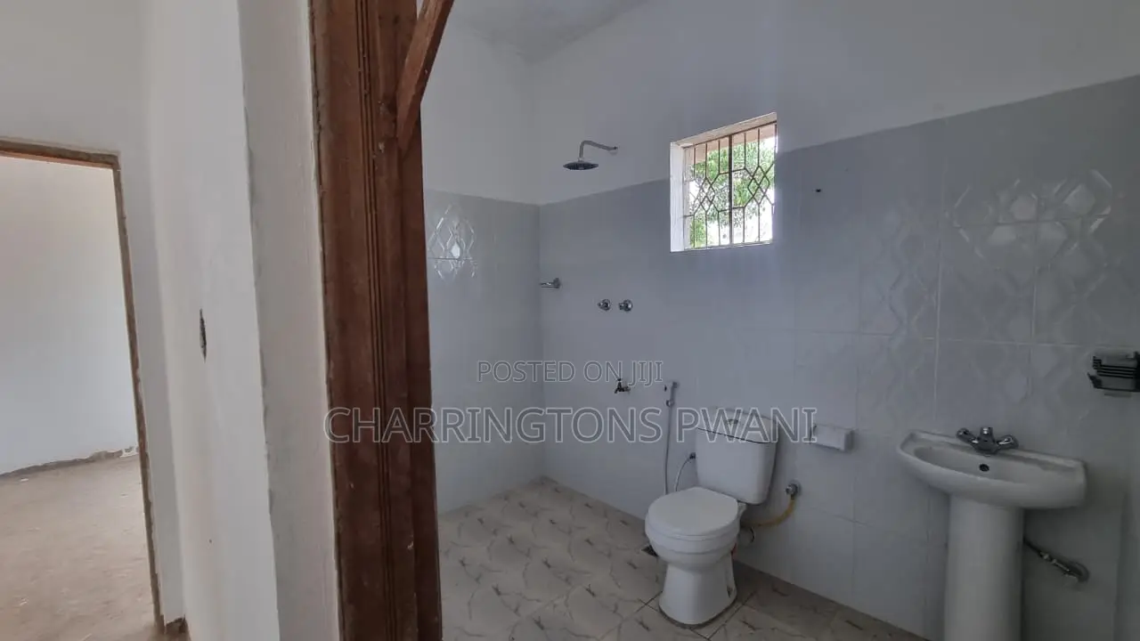 5bdrm Maisonette in Ukunda for sale