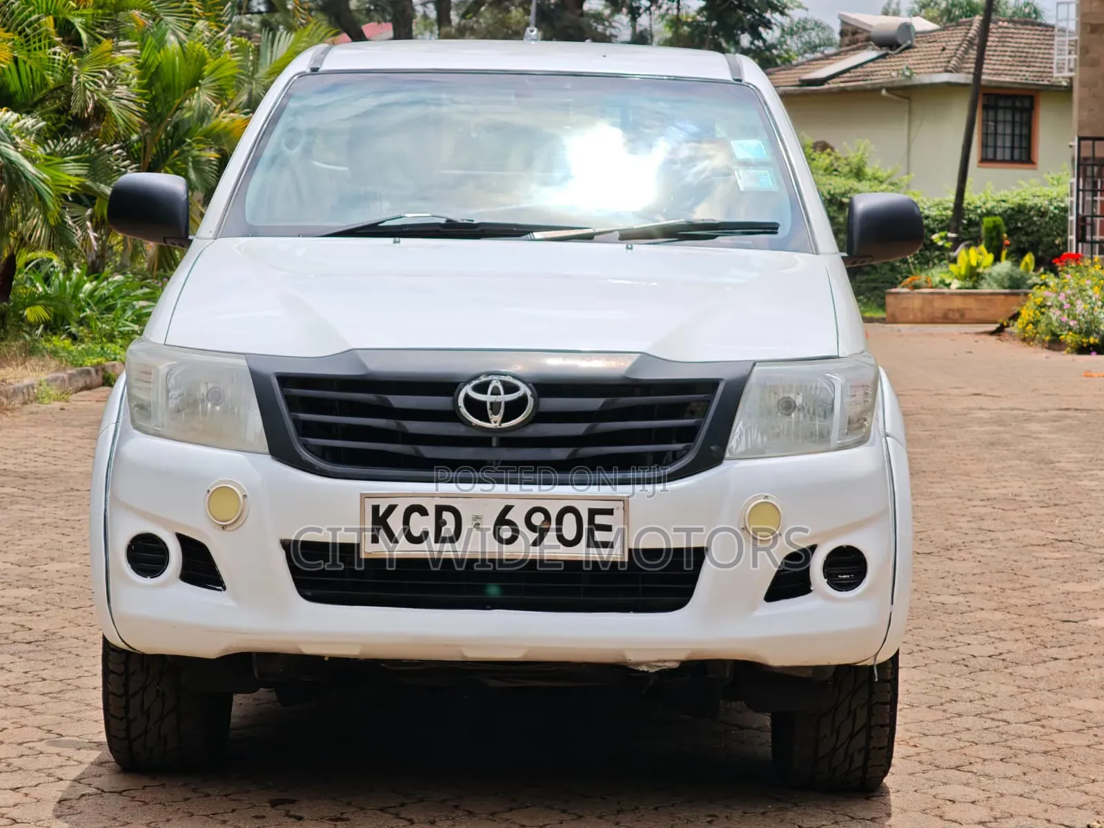 Toyota Hilux 2015 White