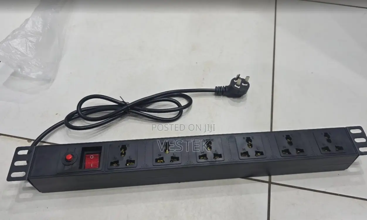 6 Sockets Universal Rack Power Distribution Unit With Overload Switch