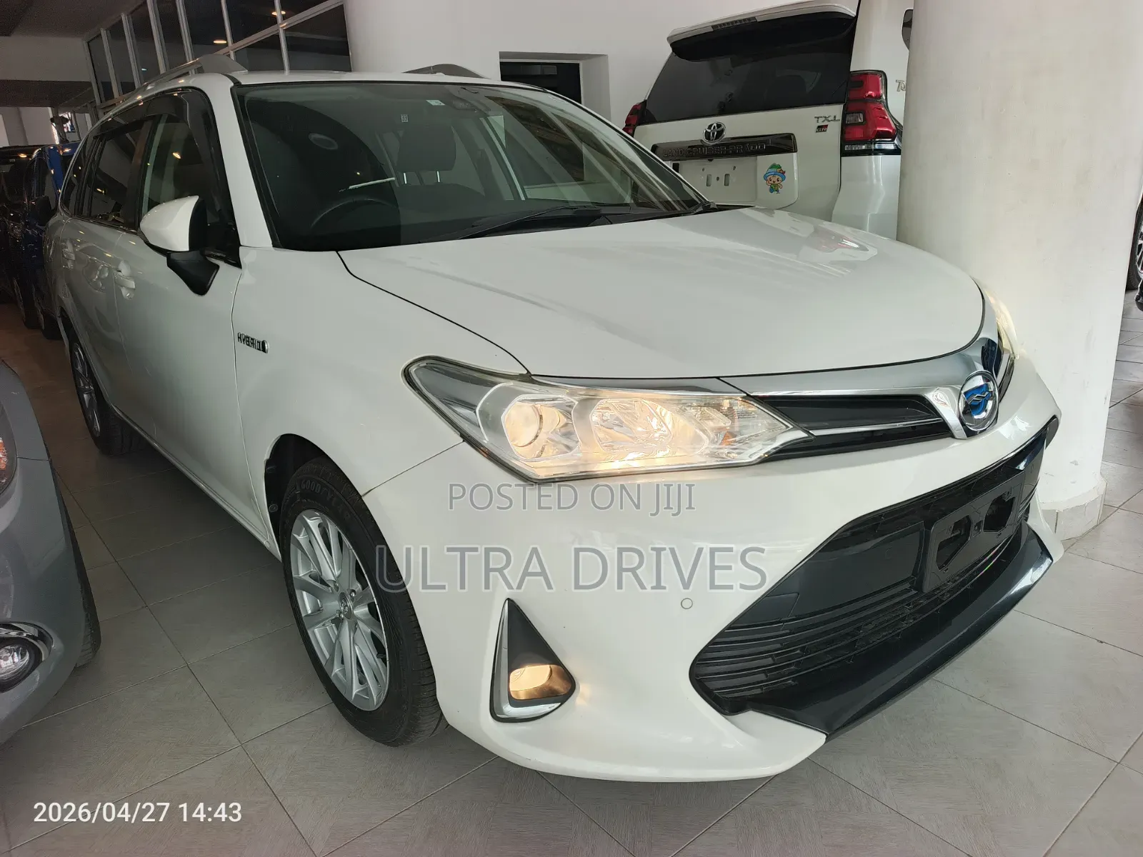 Toyota Corolla Fielder 1.5 Hybrid FWD 2019 White
