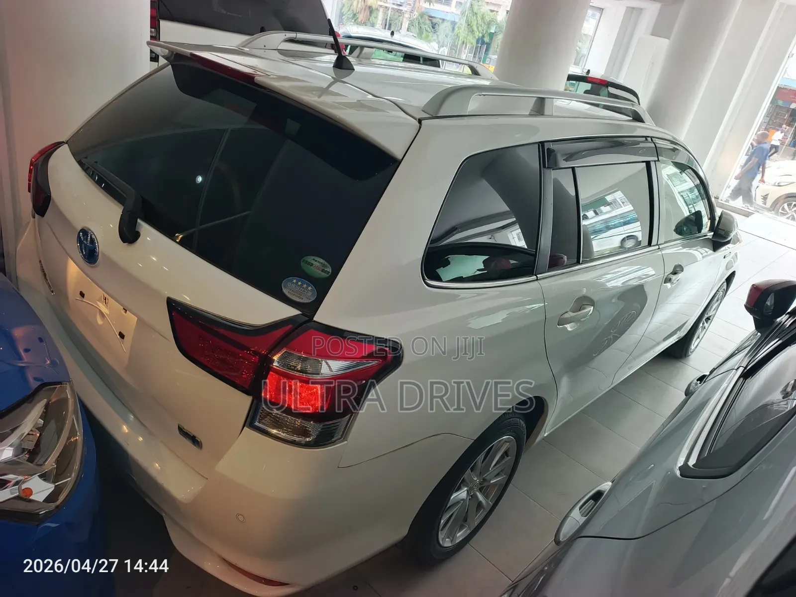 Toyota Corolla Fielder 1.5 Hybrid FWD 2019 White