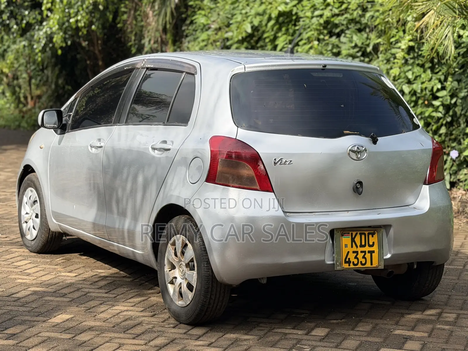Toyota Vitz 2005 Silver