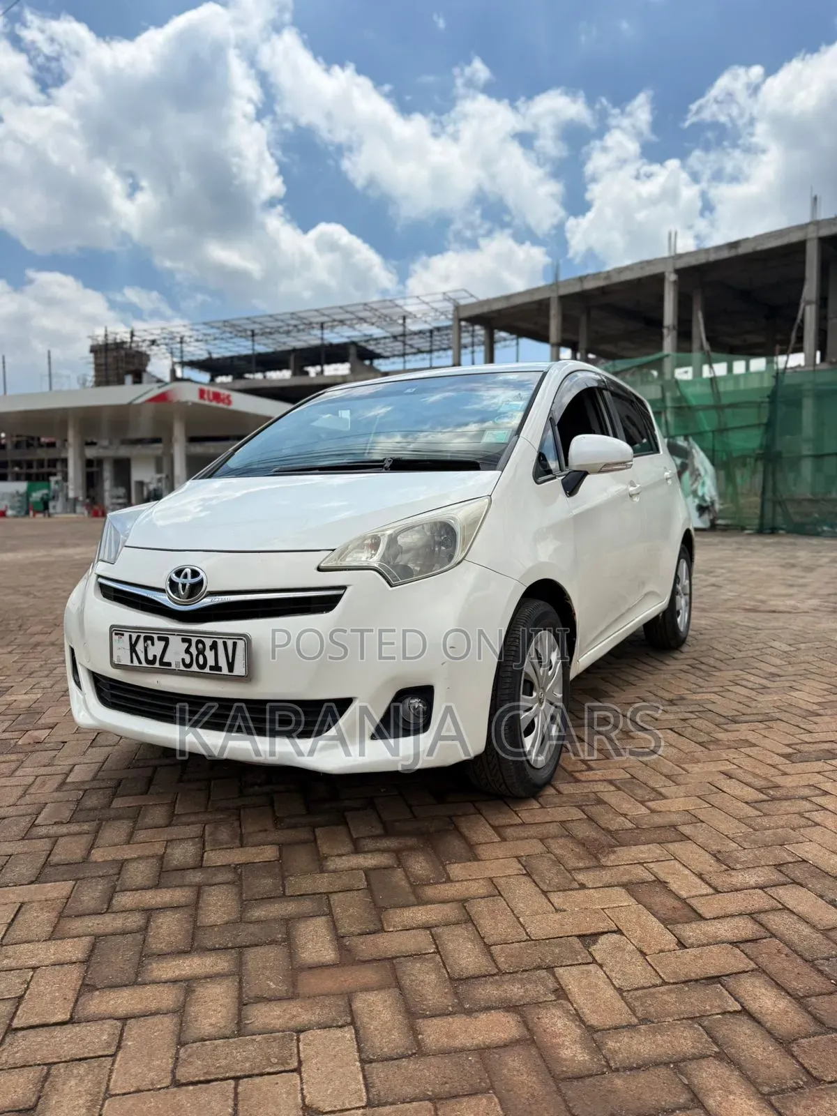Toyota Ractis 1.3 FWD 2013 White