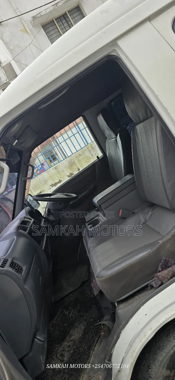 Mazda B-series 2014 White