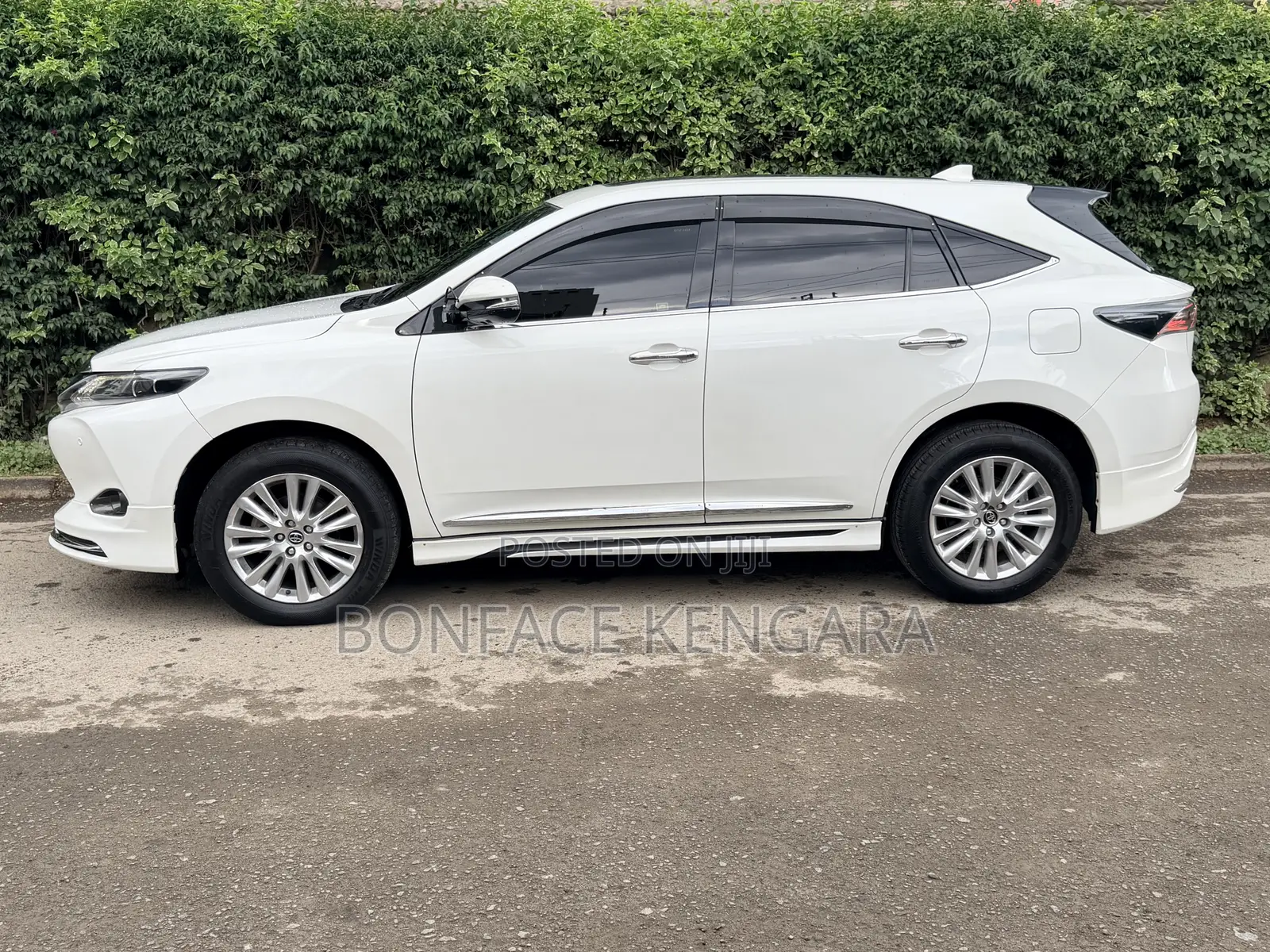 Toyota Harrier 2.0 2017 White