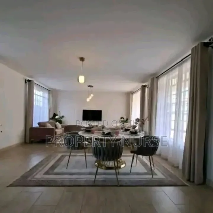 4bdrm Mansion in Gateway Mall Area for sale