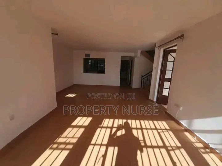 4bdrm Mansion in Gateway Mall Area for sale