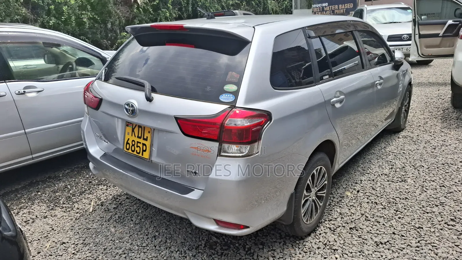 Toyota Corolla Fielder 1.5 Hybrid FWD 2015 Silver