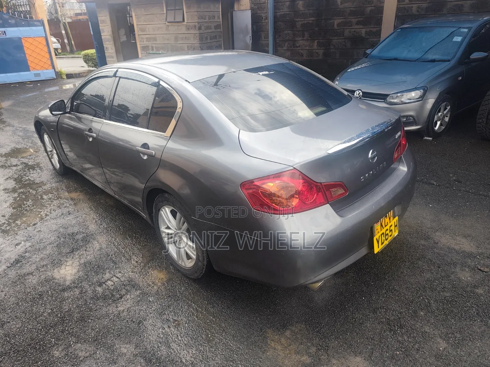 Nissan Skyline 2012 Silver