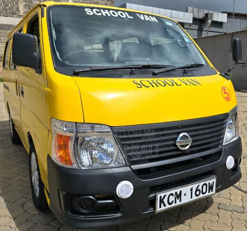 Nissan Caravan (Urvan) 2010 Yellow