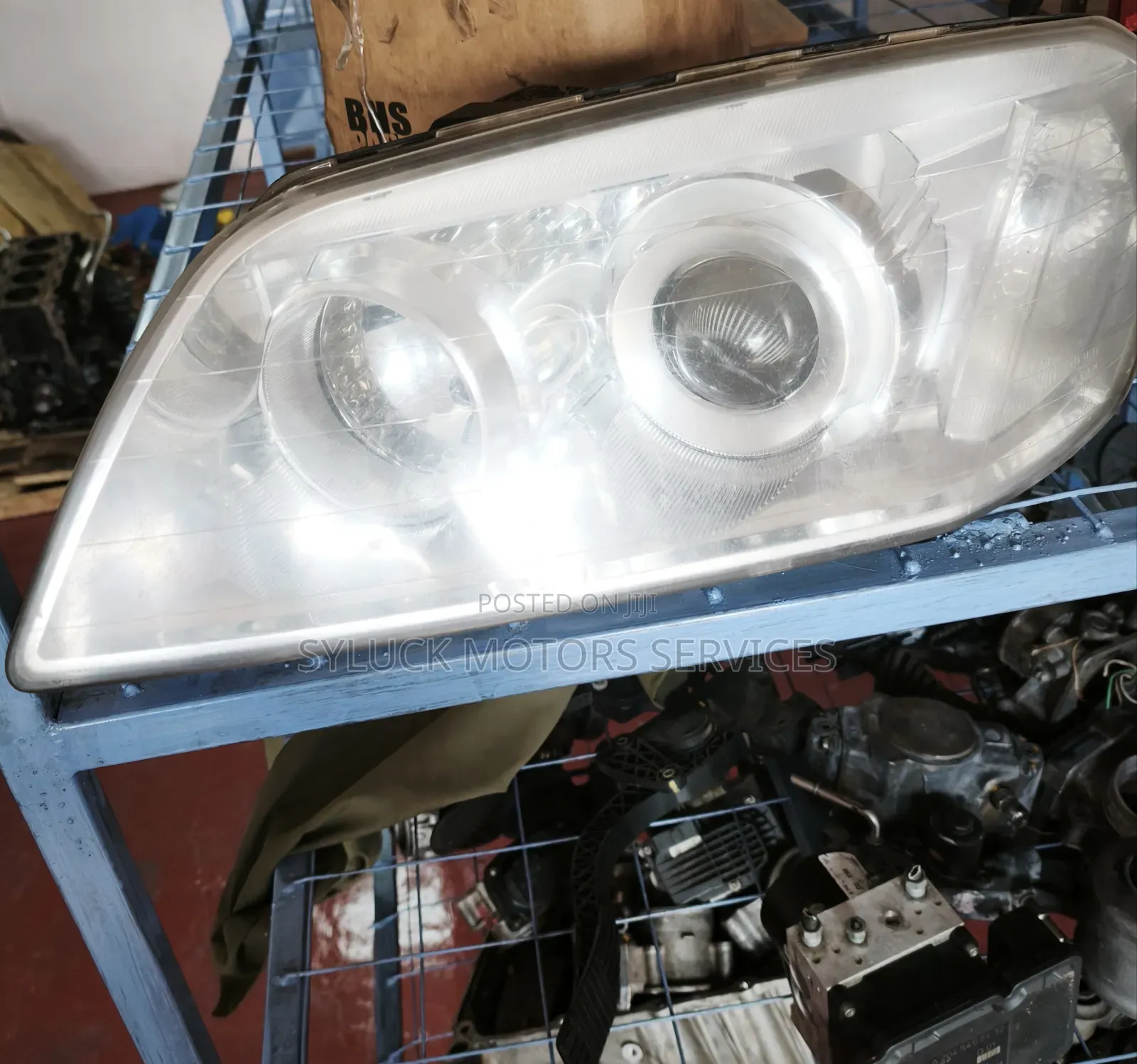 Chevrolet Captiva Headlight