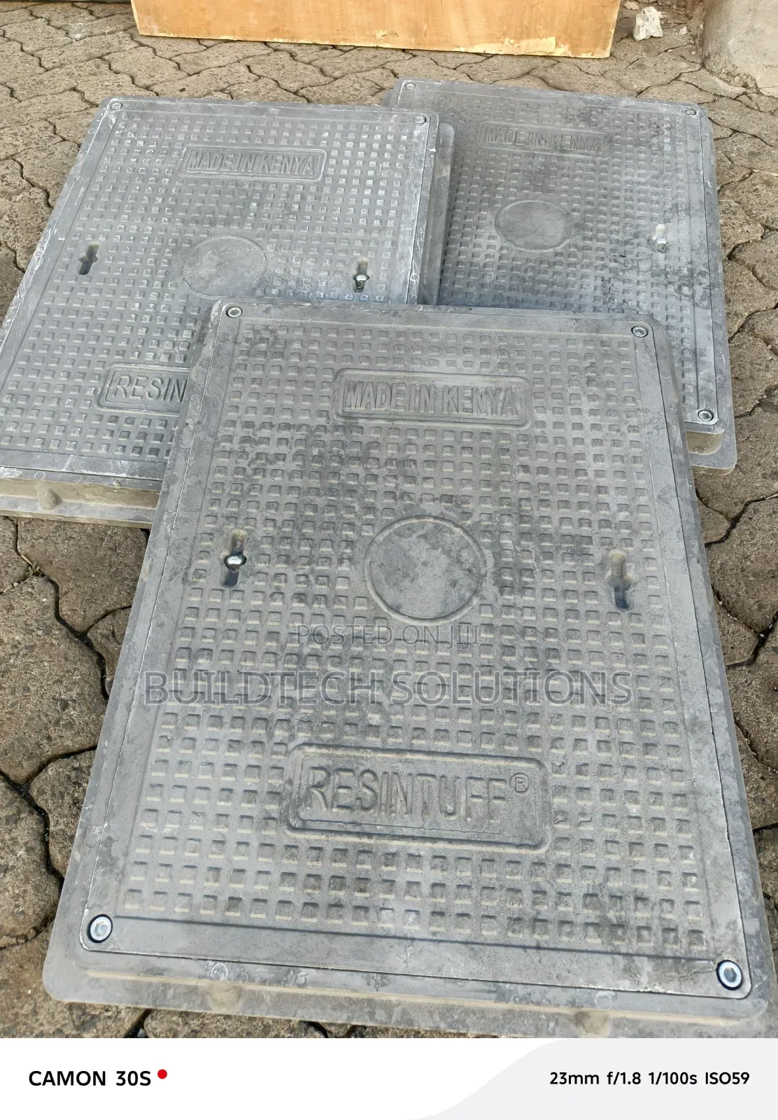 Manhole Cover 450×600mm – Durable Lockable Design