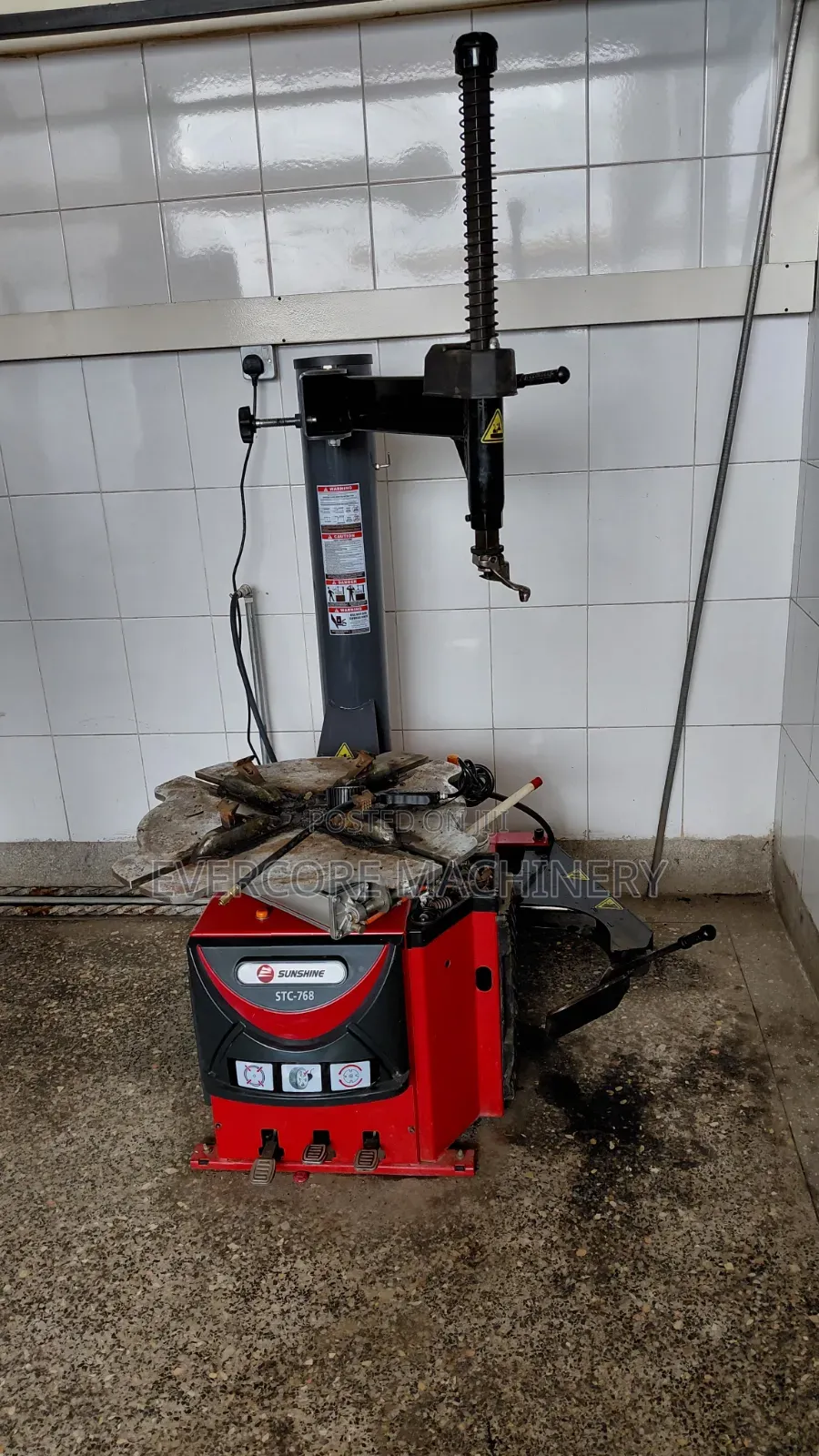 Sunshine Iitaly New Technology Tyre Changer Brand New.