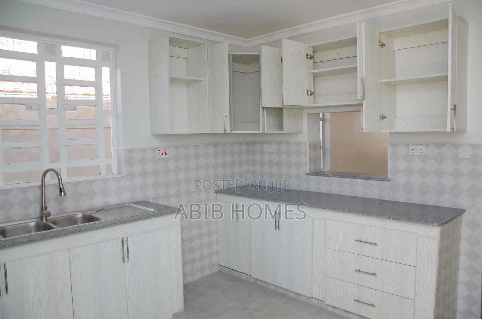 3bdrm Bungalow in Kalimoni for sale