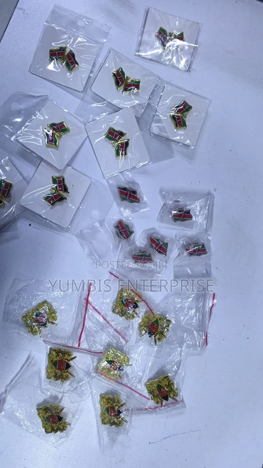 Suit Laple/Lapel.Pins at 350