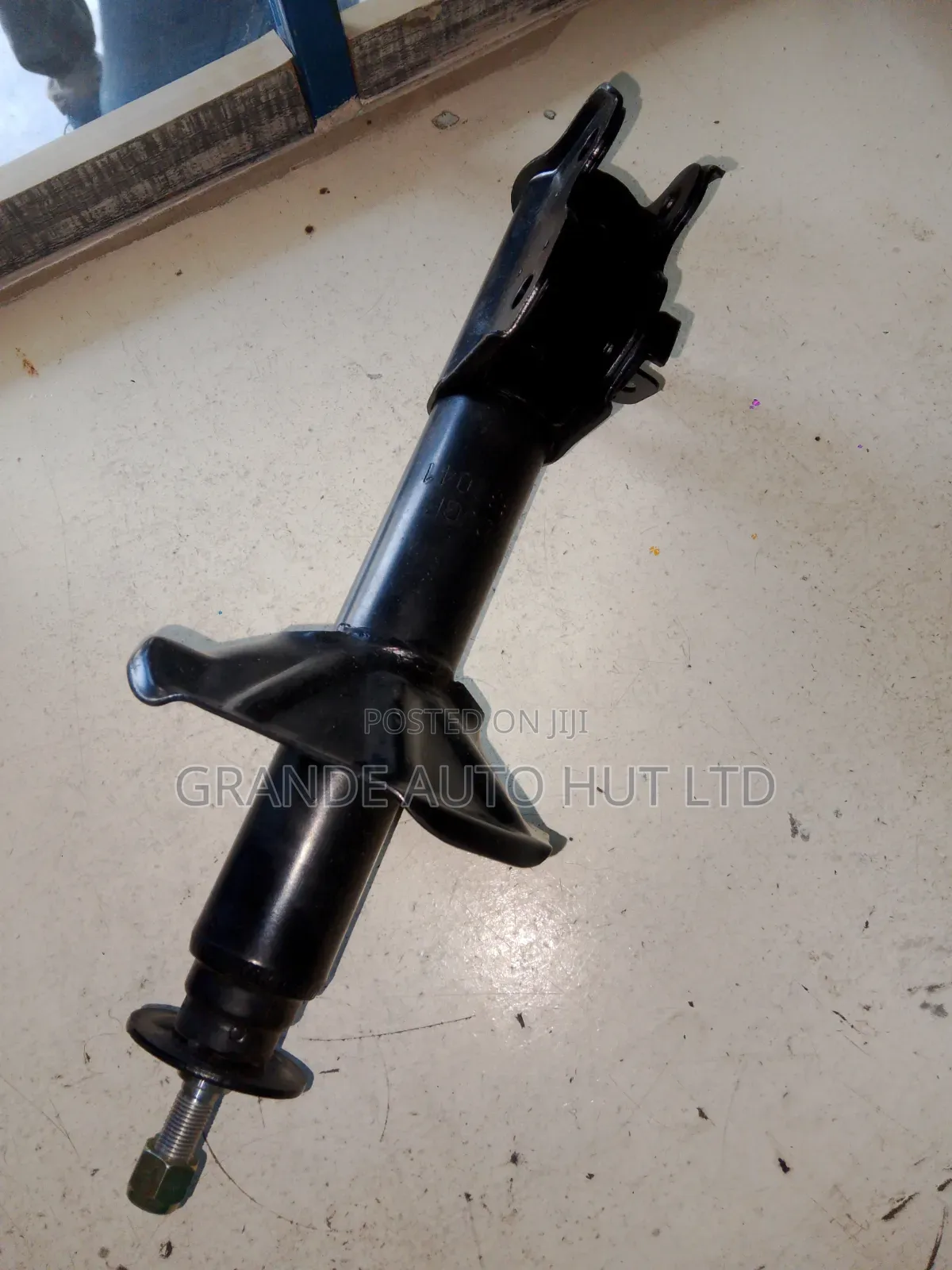 Front Left Shock Absorbers Nissan Sunny (Duge Brand)