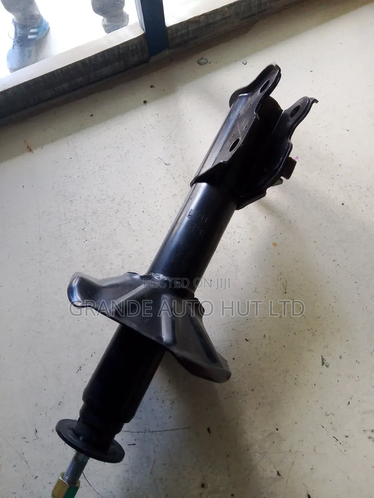 Front Left Shock Absorbers Nissan Sunny (Duge Brand)
