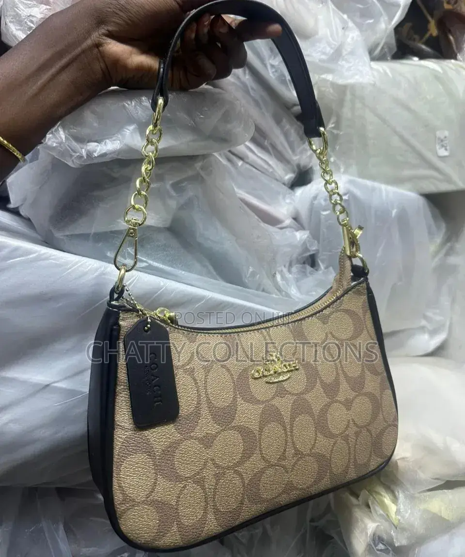 Black Beige Ladies Leather Coach Bags With Adjustable Shoulder Strap