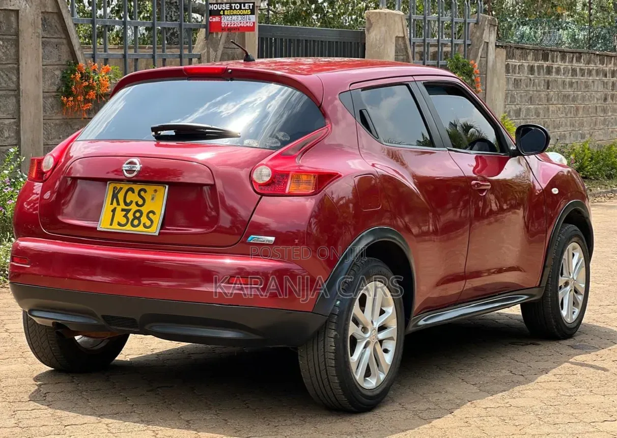 Nissan Juke 2011 Red