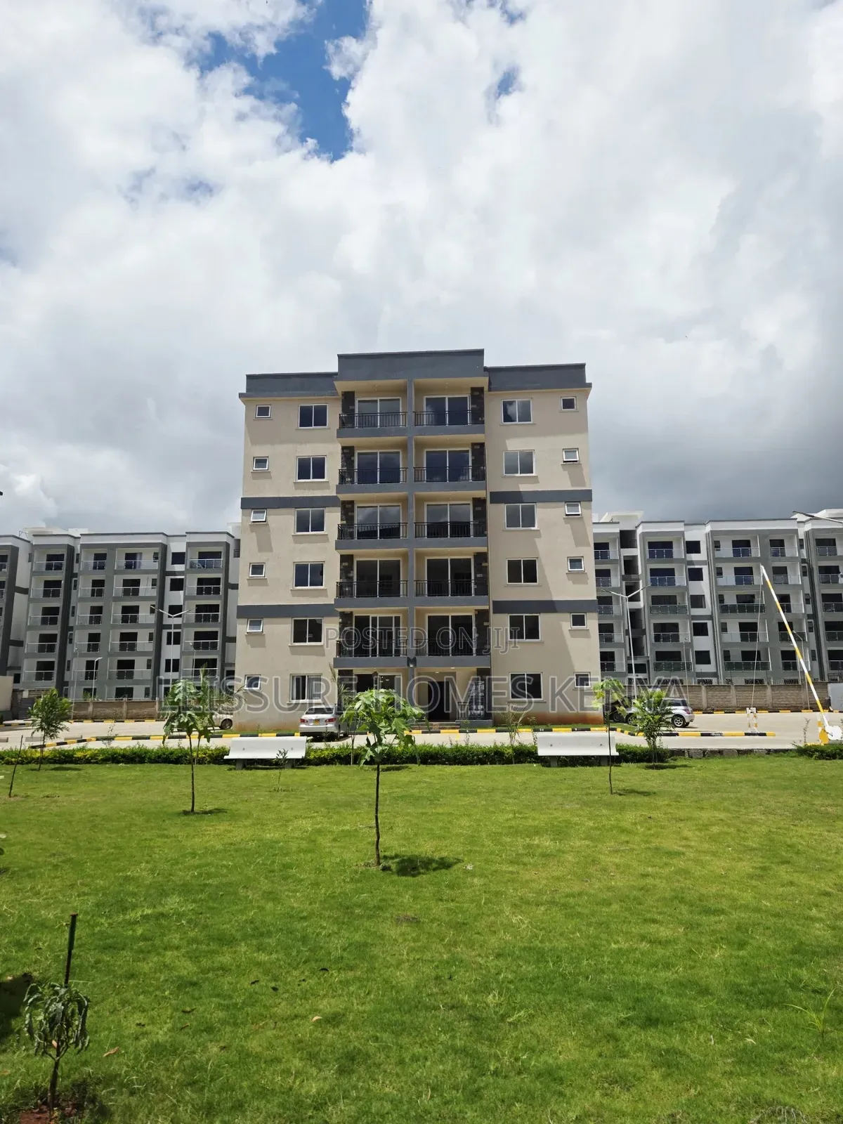 3bdrm Apartment in Gateway Mall Area for sale