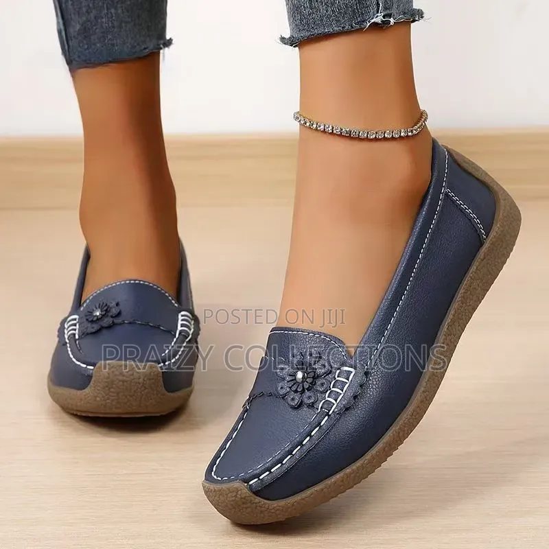 Classic Ladies Flat Shoes