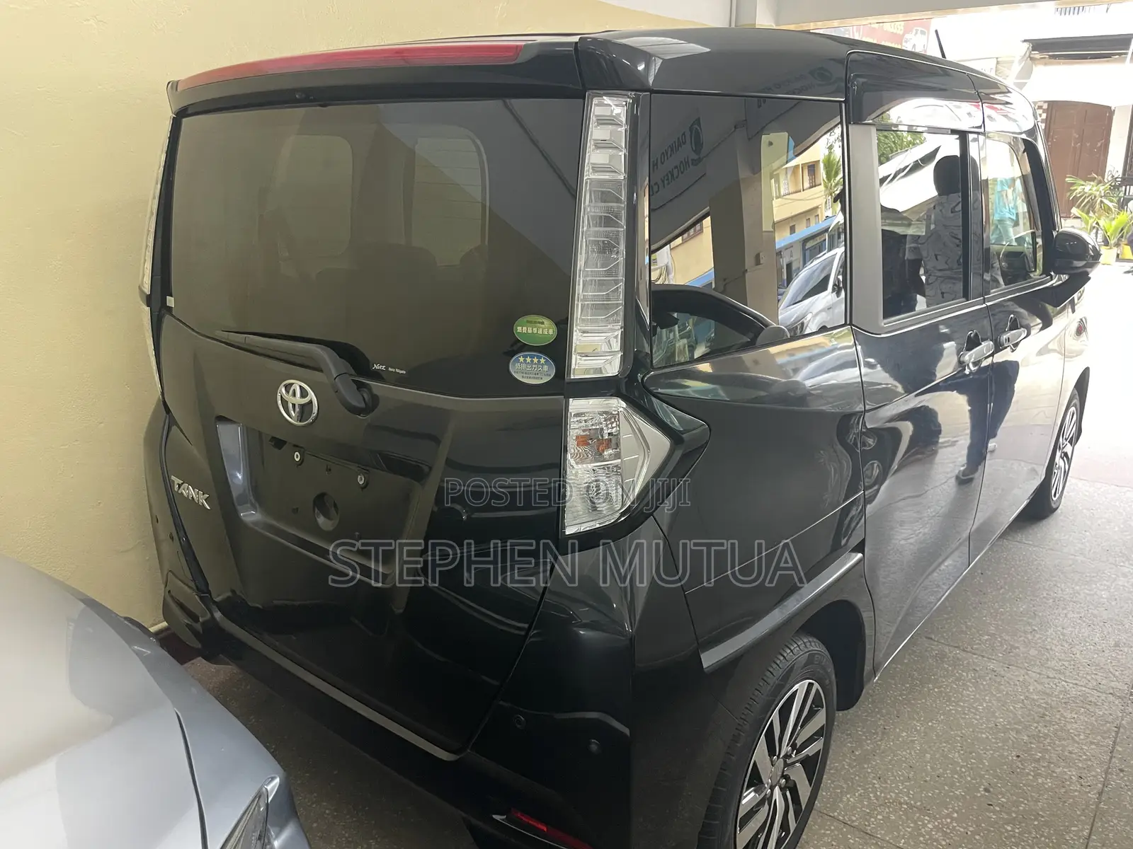 Toyota Tank 1.0 FWD 2019 Black