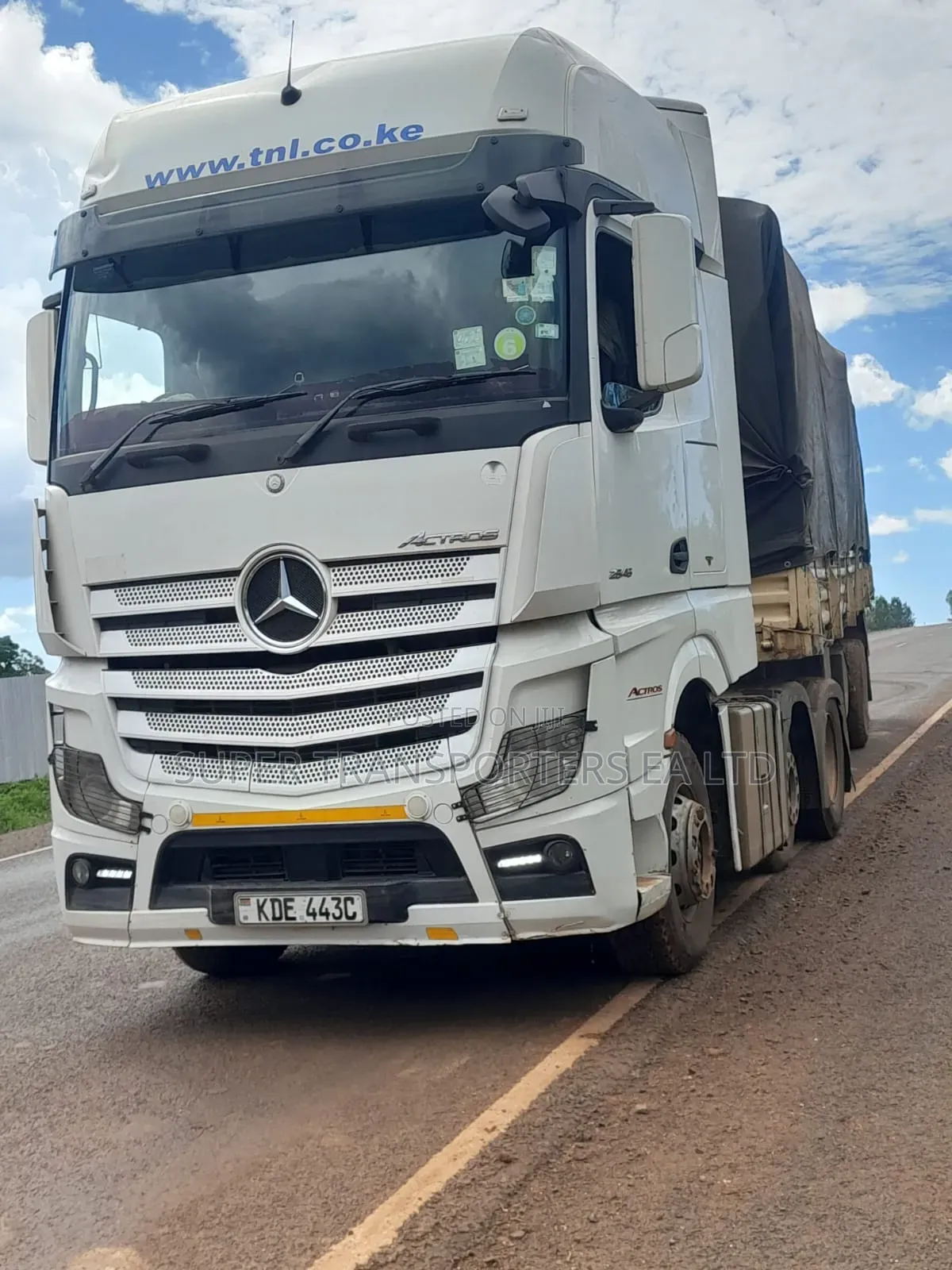 Trailers.In.Kisumu for Transport/Logistics Services to Nairobi.