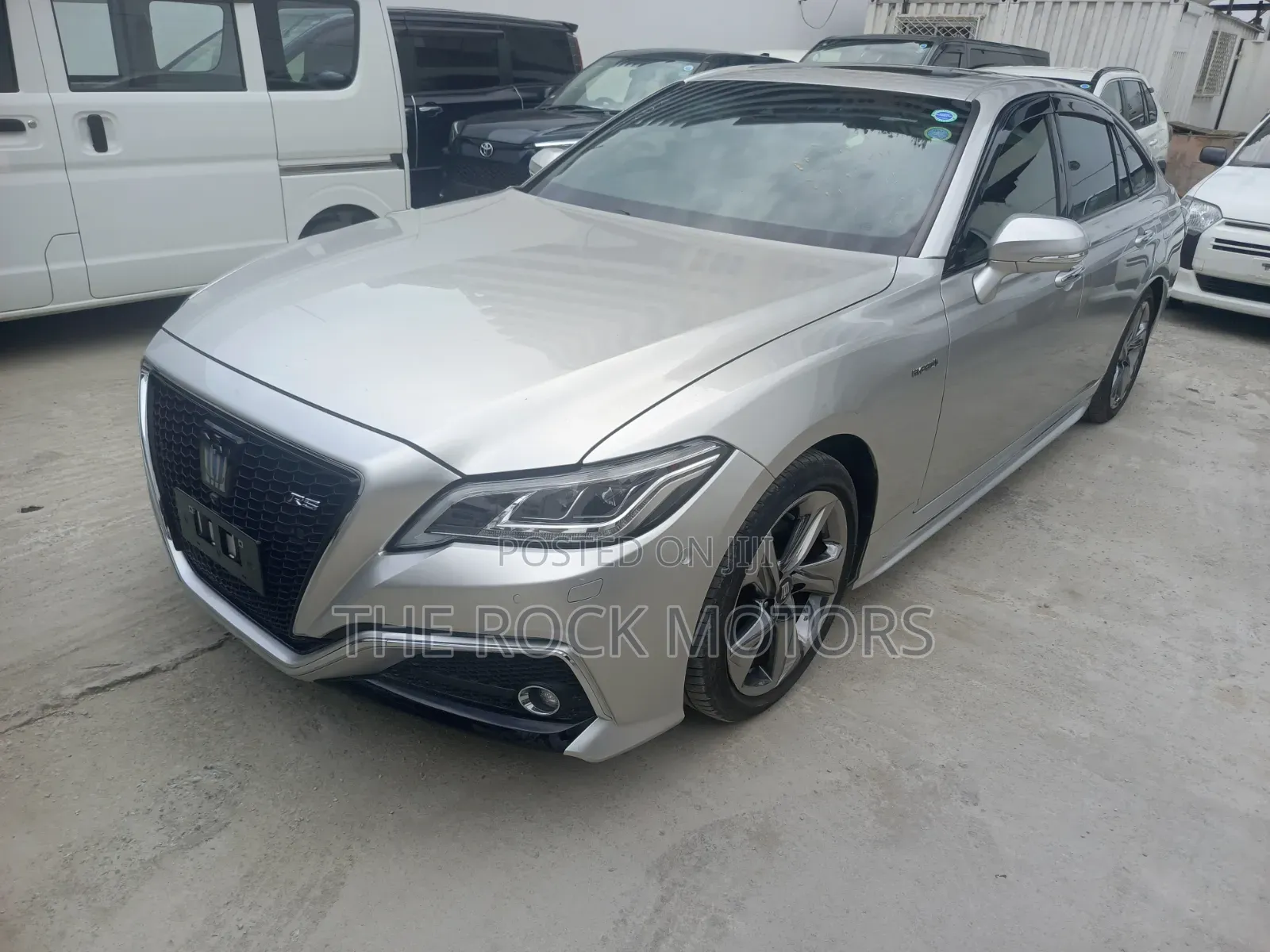 Toyota Crown 2019 Silver