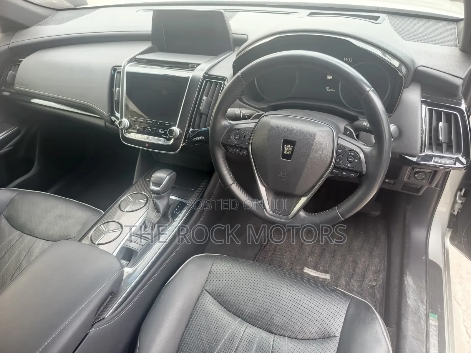 Toyota Crown 2019 Silver